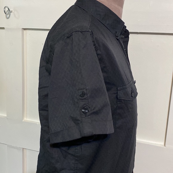 Calvin Klein short sleeve button down shirt - Picture 3 of 5